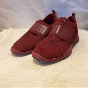 Burgundy color puma slip on tennis shoes